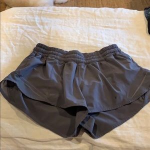 Lululemon Hotty Hot Shorts 2.5”